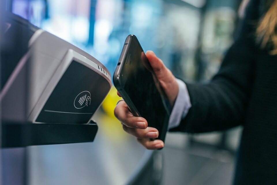 Kontaktlos bezahlen POS Baumarkt
